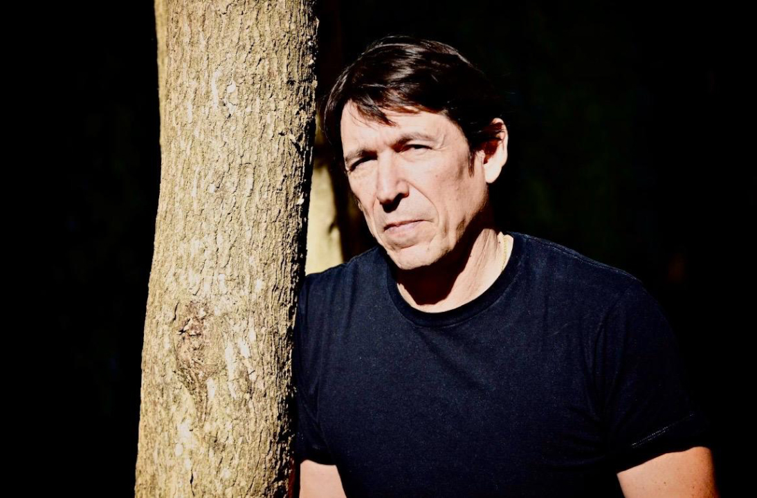 Interview FR avec le chanteur et le compositeur franco marocain Malek Belarbi Boîte de réception